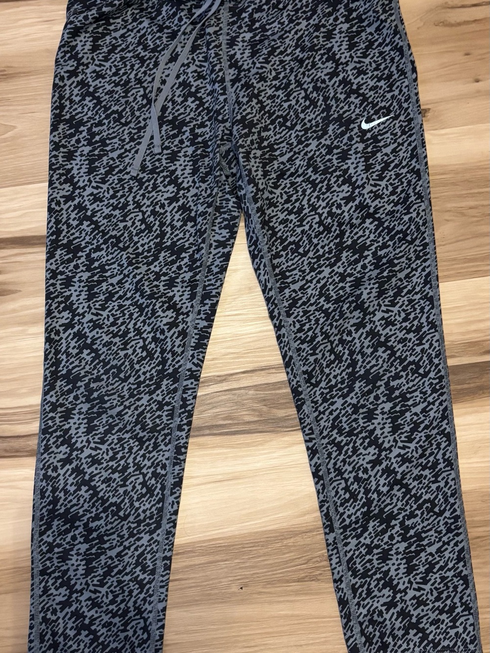 Nike Black & Gray Patterned Leggings